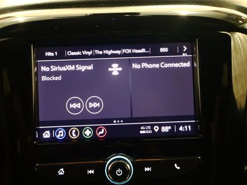 Used 2023 Chevrolet Traverse LT image 31