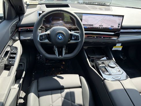 New 2026 BMW i5 eDrive40 w/ M Sport Package image 8