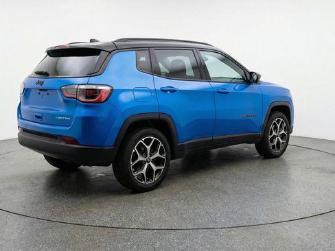 Used 2025 Jeep Compass Limited AWD/4WD image 9
