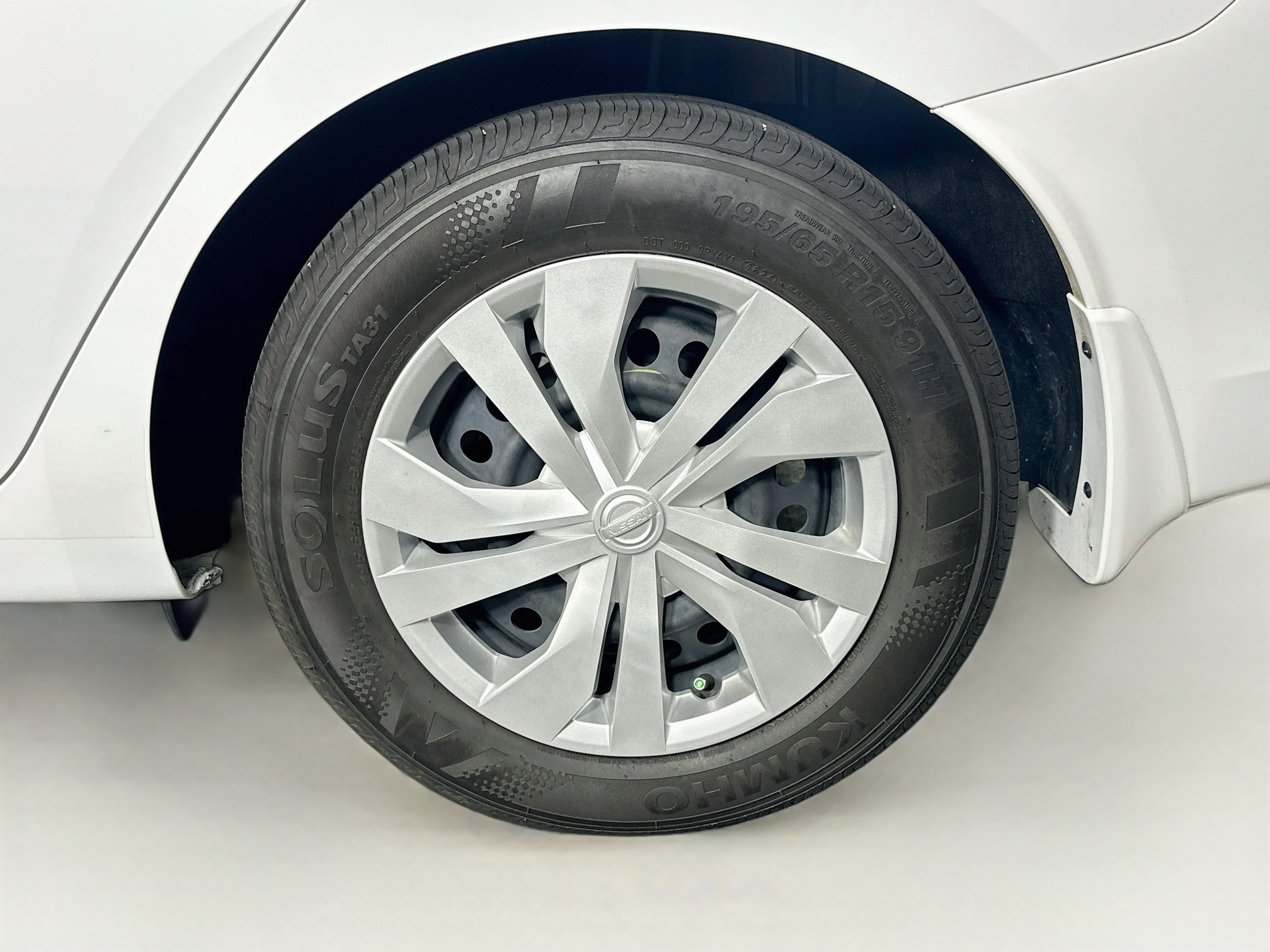 Used 2025 Nissan Versa S w/ Trunk Package FWD image 11