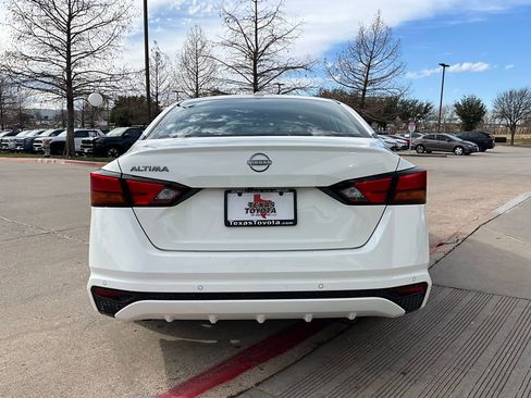 Used 2025 Nissan Altima 2.5 SV image 7