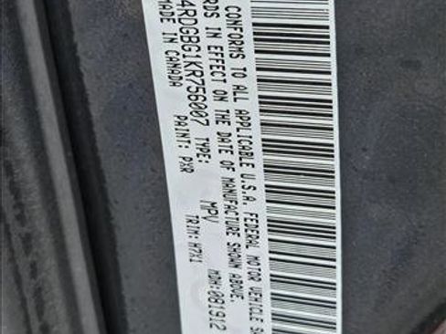 Used 2019 Dodge Grand Caravan SE w/ UConnect Hands-Free Group image 24