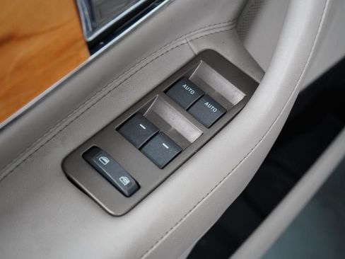 Used 2012 Lincoln MKX AWD image 26