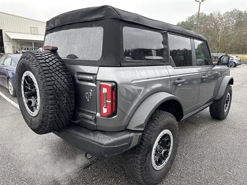 Used 2024 Ford Bronco Badlands image 7