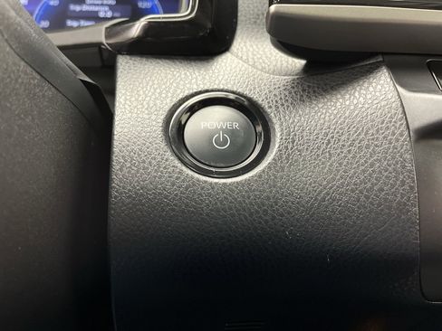 Used 2025 Toyota Camry XLE image 21