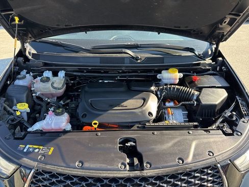 Used 2024 Chrysler Pacifica Select image 37