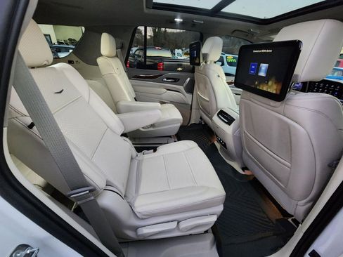Used 2023 Cadillac Escalade Premium Luxury Platinum w/ LPO, Radiant Package AWD/4WD image 16