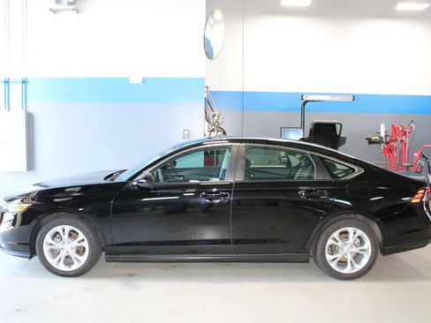 Used 2023 Honda Accord LX image 9