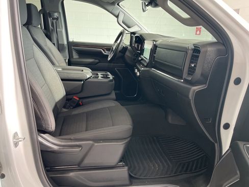 Used 2025 GMC Sierra 1500 SLE image 37