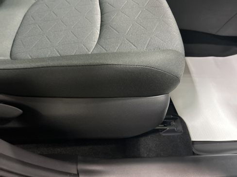 New 2025 Toyota RAV4 XLE image 33