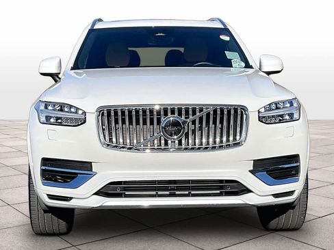 Used 2025 Volvo XC90 T8 Ultra image 3