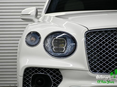 Used 2023 Bentley Bentayga AWD/4WD image 27