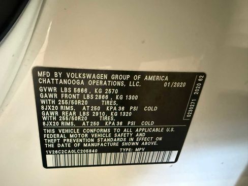 Certified 2020 Volkswagen Atlas Cross Sport SE w/ Panoramic Sunroof Package image 39