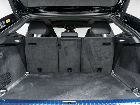 Used 2025 Lamborghini Urus SE image 64