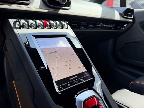 Used 2021 Lamborghini Huracan EVO image 29