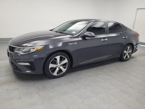 Used 2019 Kia Optima S image 2