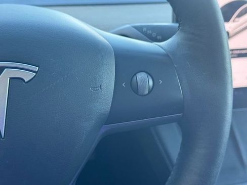 Used 2021 Tesla Model 3 Standard Range Plus image 28