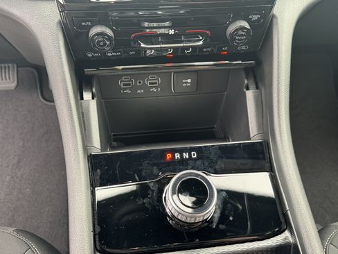 Used 2025 Jeep Grand Cherokee Laredo X w/ Luxury Tech Group I AWD/4WD image 30