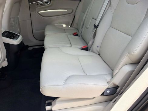 Used 2023 Volvo XC90 B6 Plus AWD/4WD image 13