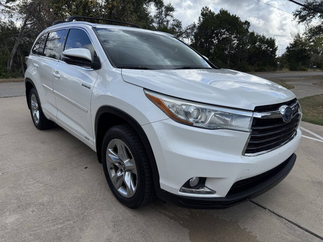 Used 2016 Toyota Highlander Limited Platinum AWD/4WD image 2