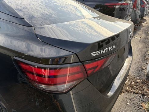 Used 2020 Nissan Sentra SV w/ SV Premium Package FWD image 8