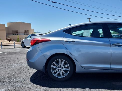 Used 2015 Hyundai Elantra SE w/ Option Group 02 FWD image 5