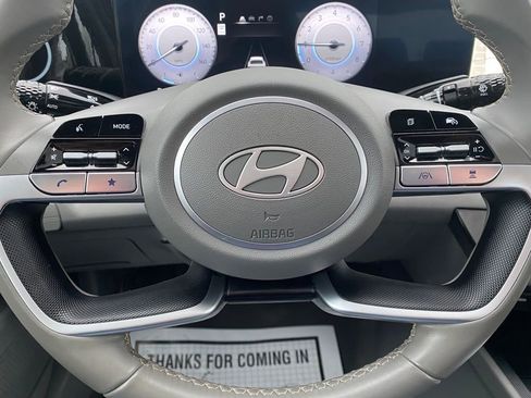 Used 2025 Hyundai Elantra SEL image 25