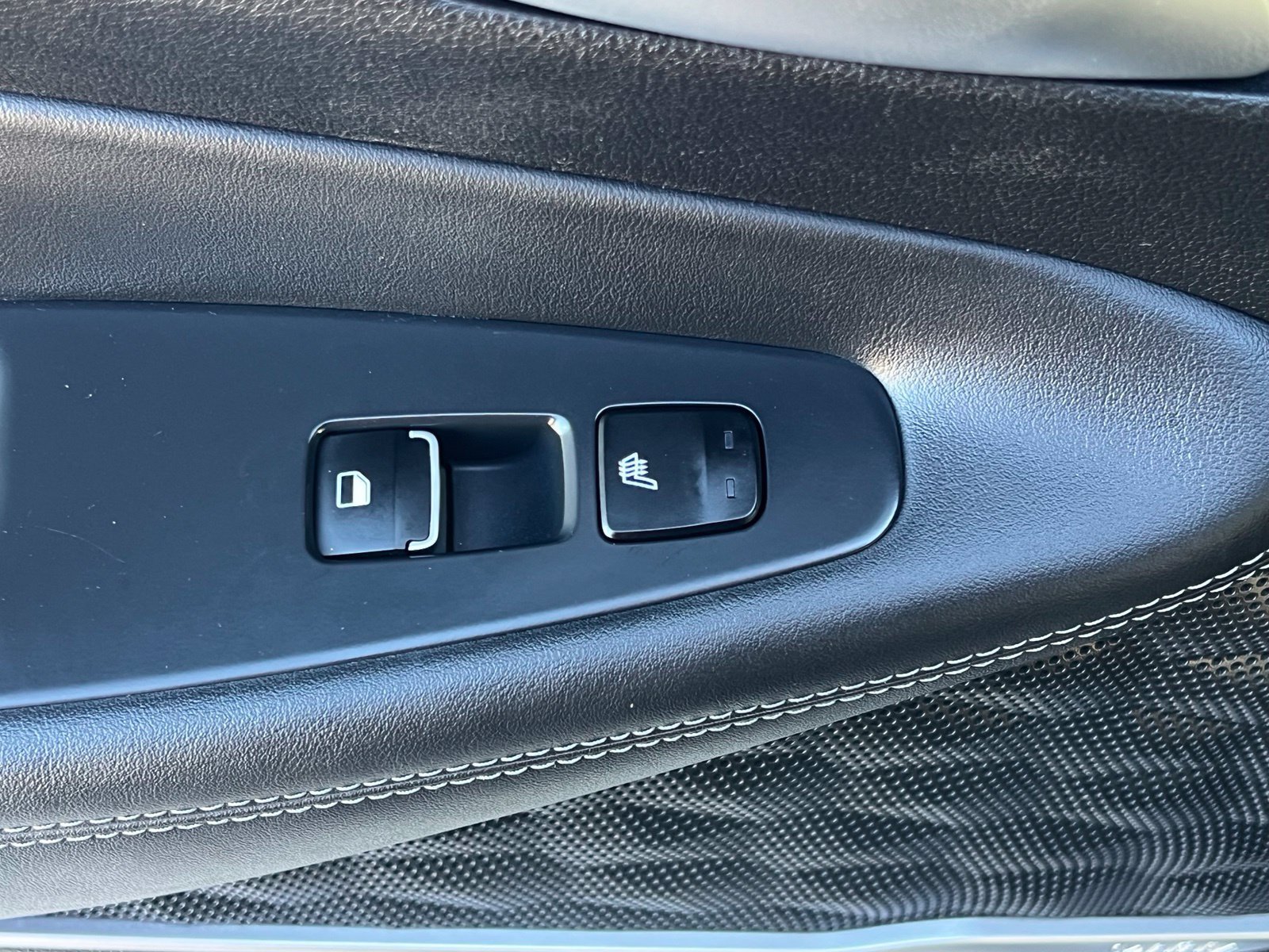 Used 2020 Hyundai Santa Fe Limited FWD image 19