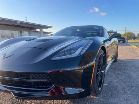 Used 2014 Chevrolet Corvette Z51 w/ 3LT Preferred Equipment Group image 10