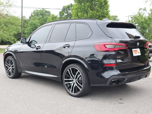 Used 2022 BMW X5 M50i AWD/4WD image 9