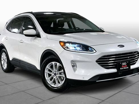 Used 2021 Ford Escape Titanium w/ Titanium Elite Package image 3