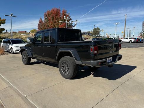 New 2025 Jeep Gladiator Sport image 10