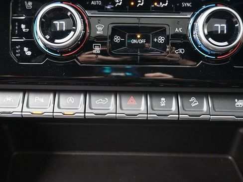 Used 2023 GMC Sierra 1500 AT4 w/ AT4 Premium Package image 31