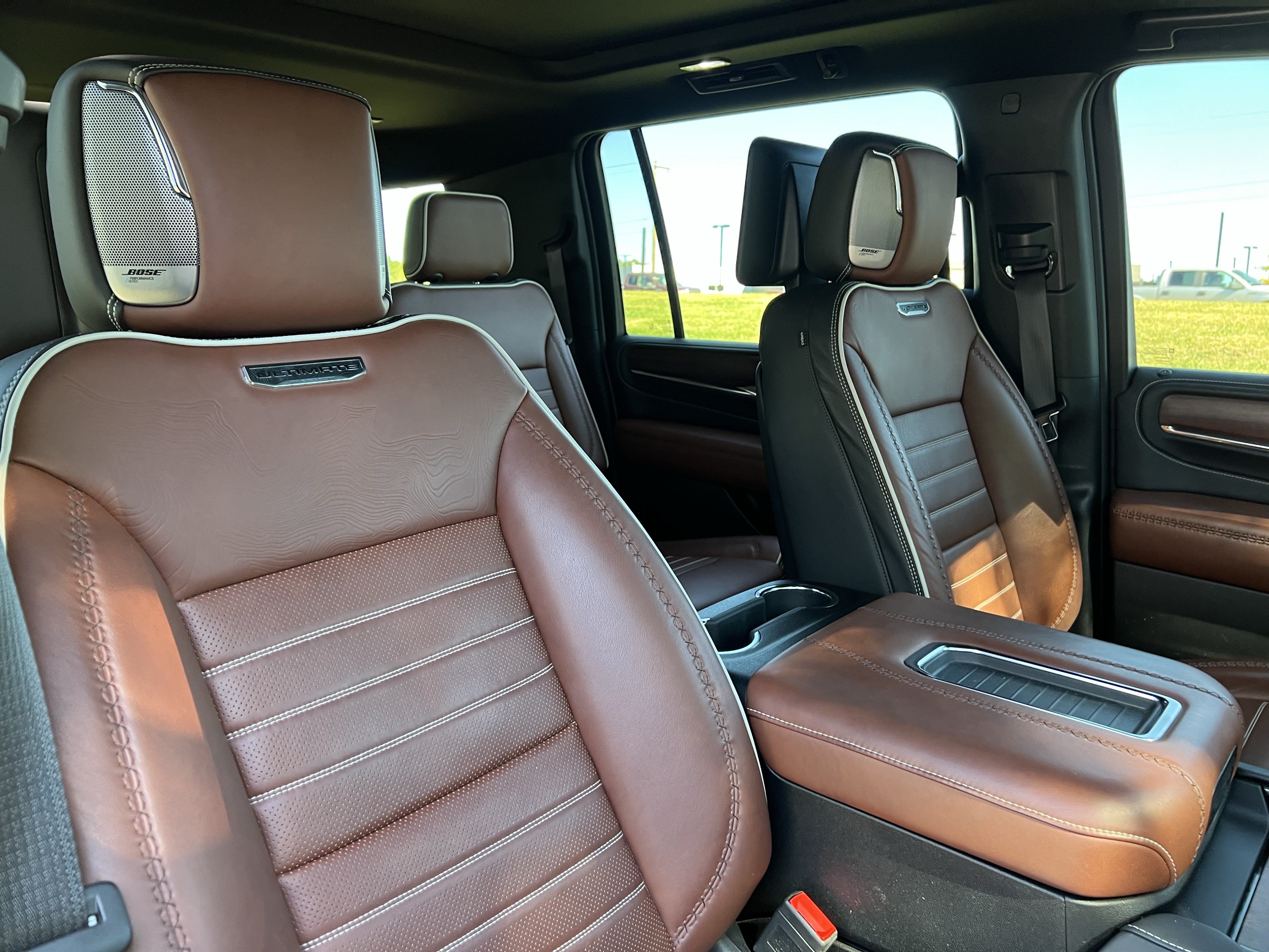 Used 2024 GMC Yukon XL Denali Ultimate AWD/4WD image 35
