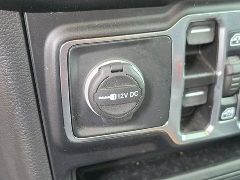Used 2023 Jeep Gladiator Overland w/ LED Lighting Group AWD/4WD image 25