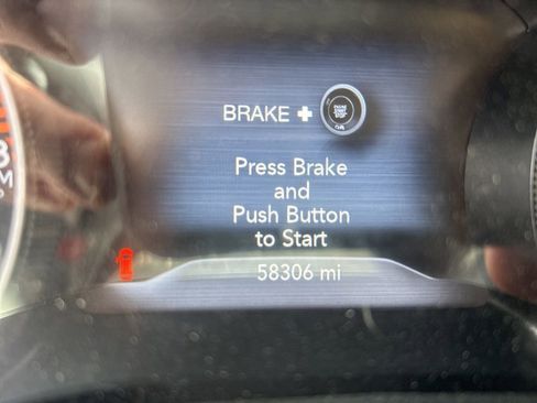 Used 2019 Jeep Cherokee Trailhawk w/ Cold Weather Group AWD/4WD image 4
