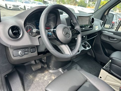 New 2025 Mercedes-Benz Sprinter 2500 image 13