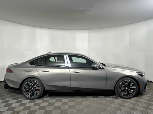 New 2026 BMW i5 eDrive40 w/ M Sport Package image 8