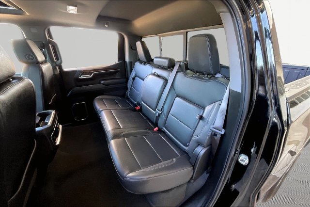 Used 2024 GMC Sierra 1500 SLT w/ SLT Convenience Package AWD/4WD image 16