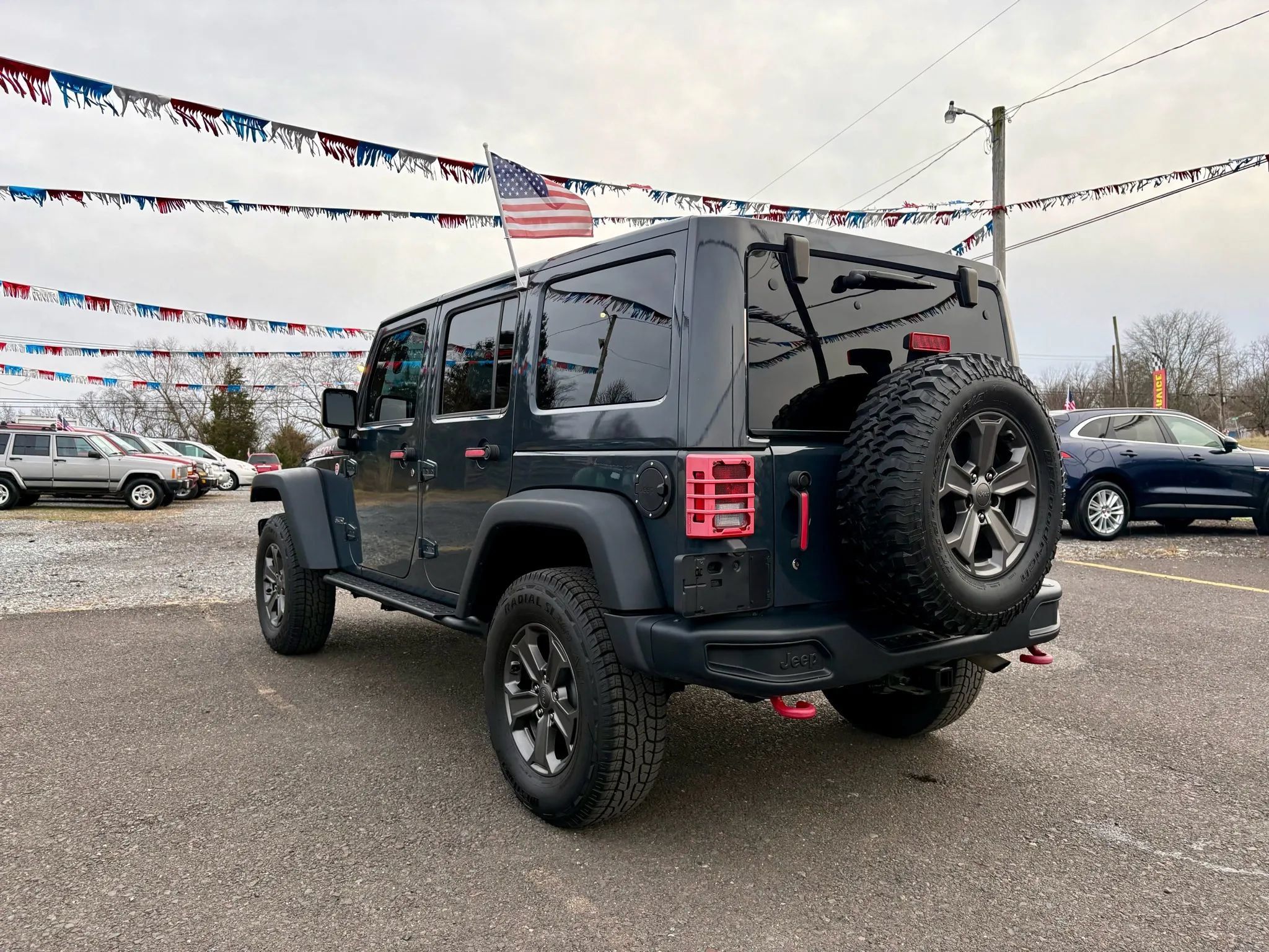 Used 2017 Jeep Wrangler Unlimited Rubicon AWD/4WD image 3