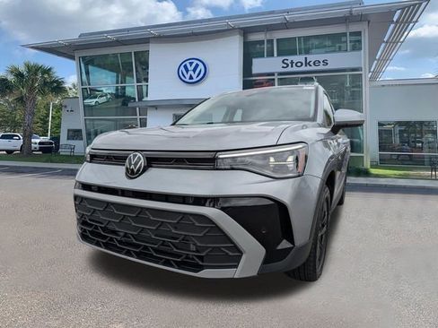 New 2026 Volkswagen Taos SE FWD image 7