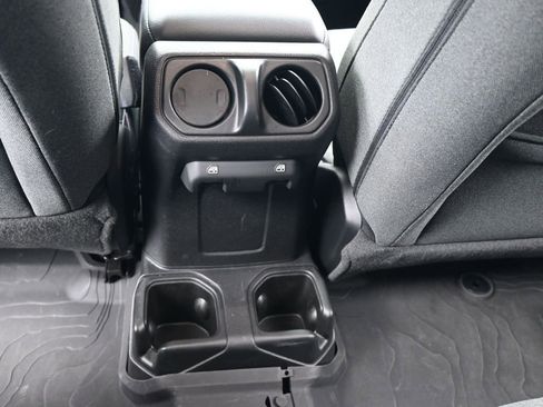 Used 2024 Jeep Gladiator Sport image 38