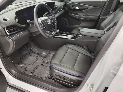Used 2025 Buick Envista Sport Touring w/ Convenience I Package image 9