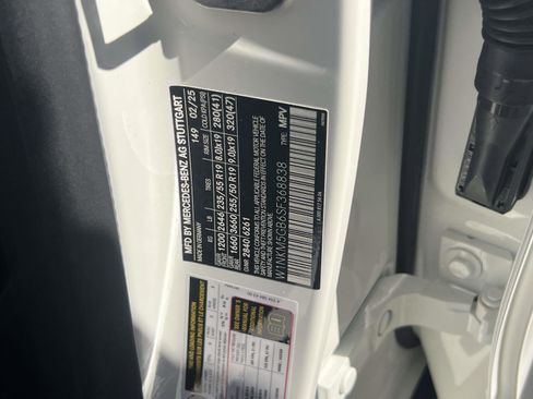 Used 2025 Mercedes-Benz GLC 350e 4MATIC image 26