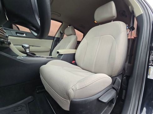 Used 2018 Kia Optima LX w/ 17" Alloy Wheels Package image 18