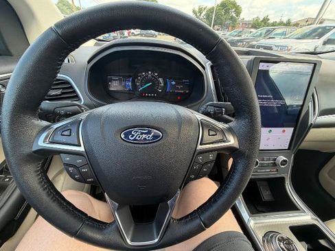 Certified 2022 Ford Edge Titanium AWD/4WD image 7