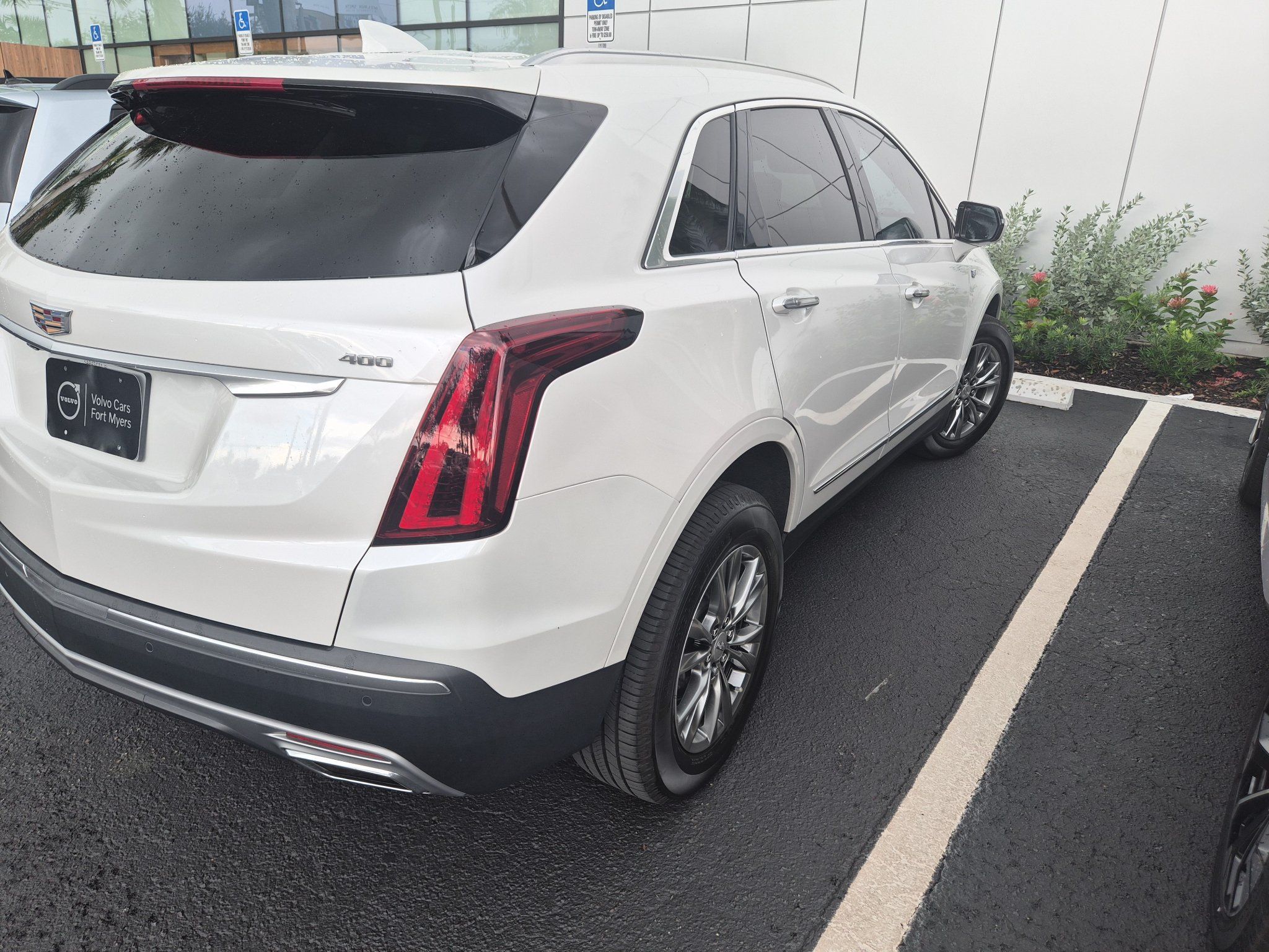 Used 2022 Cadillac XT5 Premium Luxury FWD image 2