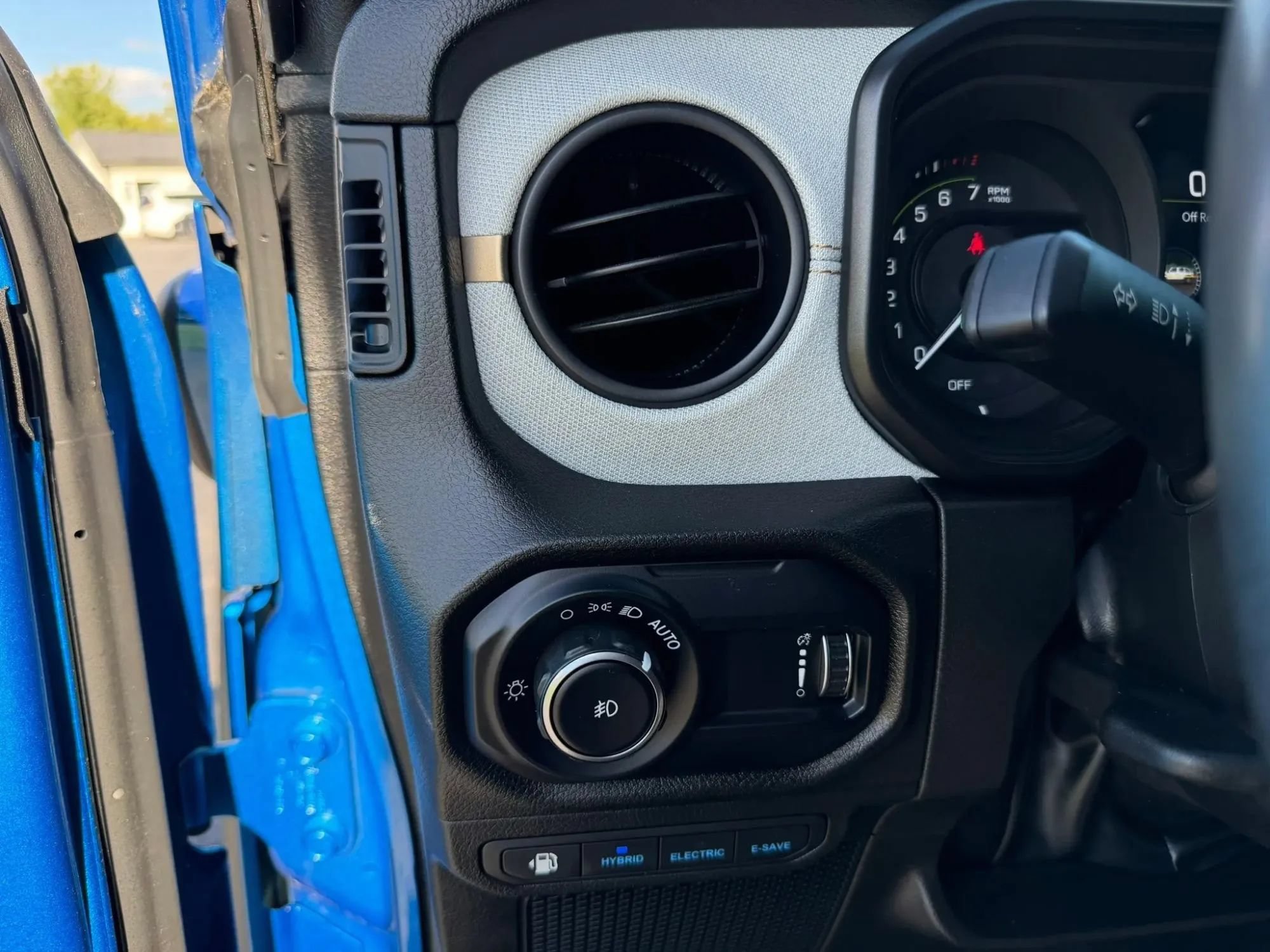 Used 2024 Jeep Wrangler Unlimited AWD/4WD image 12