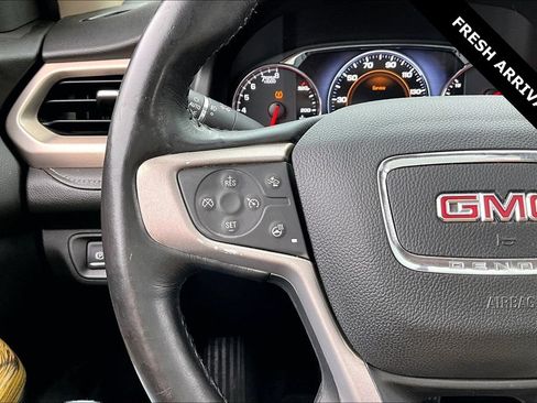 Used 2019 GMC Acadia Denali w/ Technology Package FWD image 11