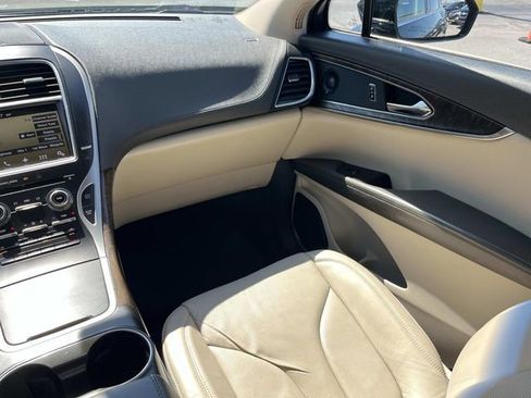 Used 2016 Lincoln MKX Reserve w/ Climate Package image 14